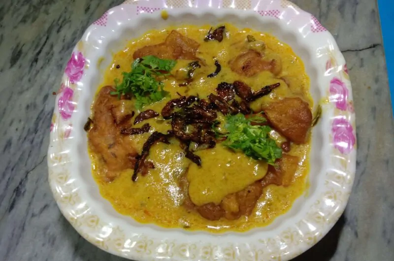 How to Make Kadhi Pakora Recipe in Pakistani Style